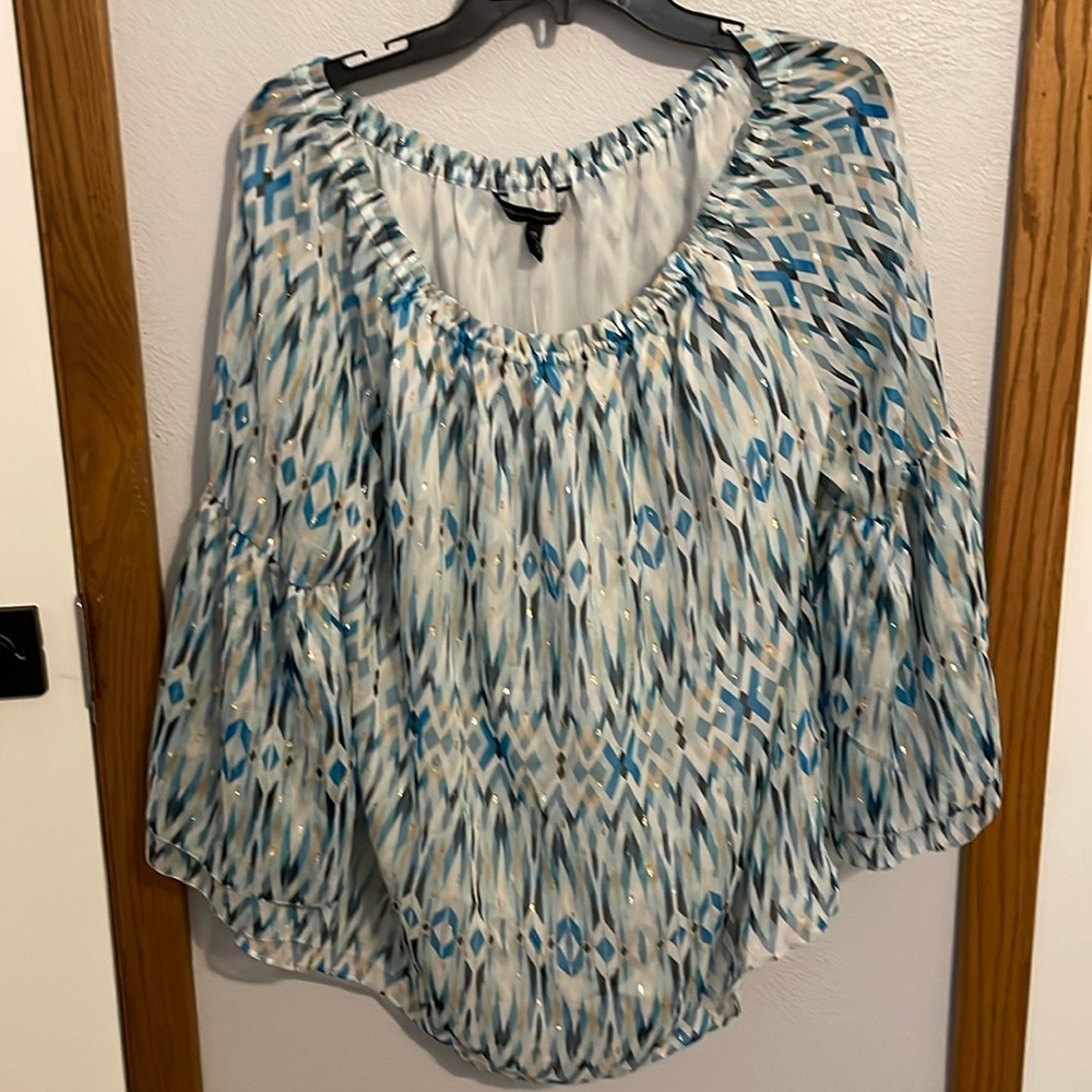 White House Black Market Floral off-shoulder long sleeve shirt, size 2X
